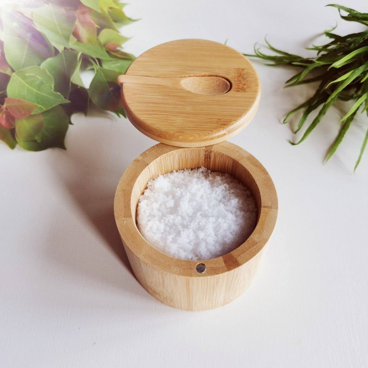Bamboo Seasoning Jar Condiment Dispenser - Salt Jar with Spoon Kitchen Storage Seasoning Containers